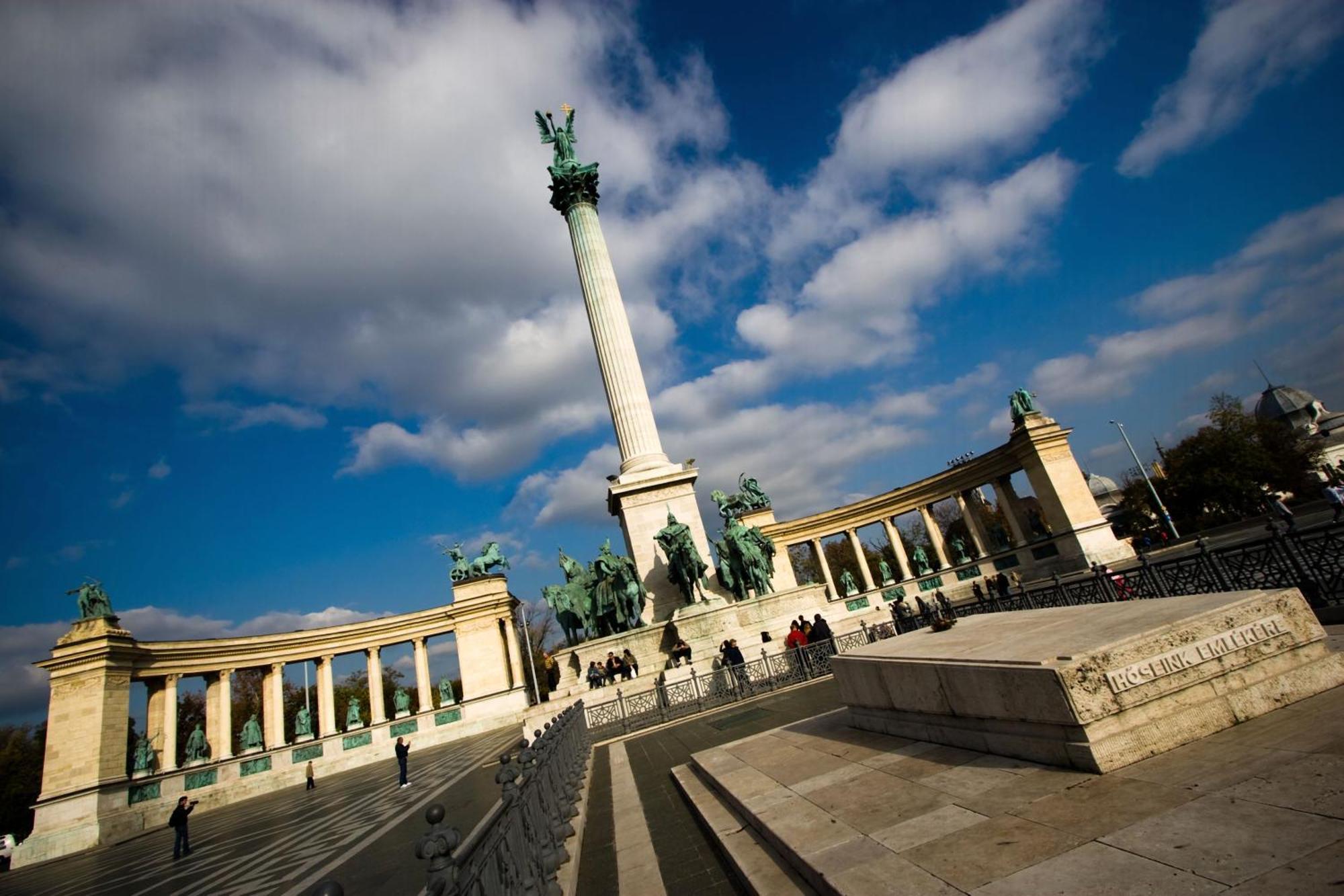 Little Americas New York Rooftop Terrace, Budapest